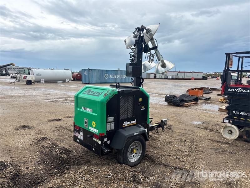 Allmand Night-Lite V-Series 8 kW Light Tower 照明燈