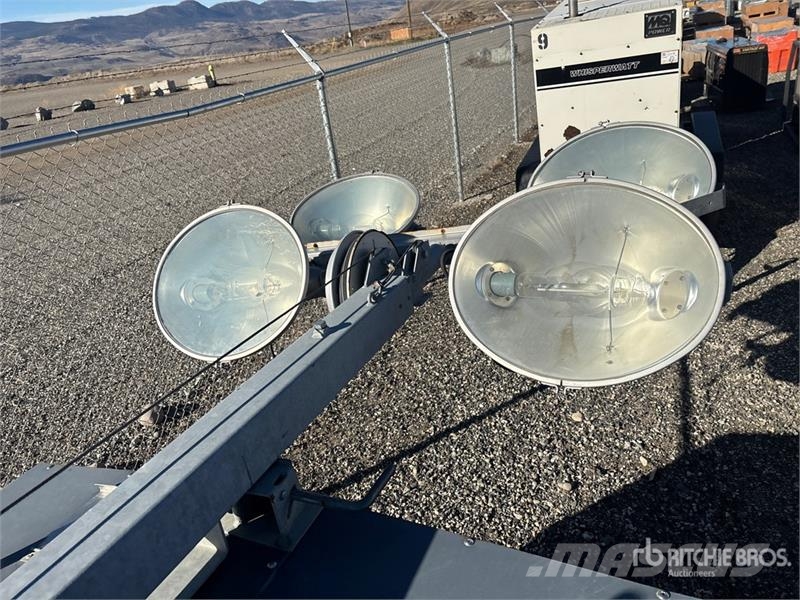 Allmard Bros ML 695 8 W Light Tower Light towers