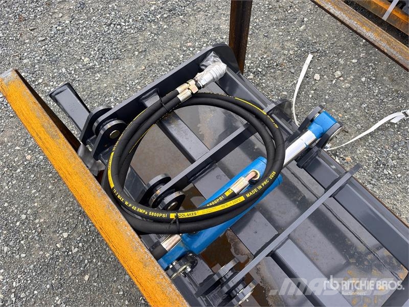  Anton Equipment MINI-HYBZ 48 in Mini Skid Steer Gr خطاطيف