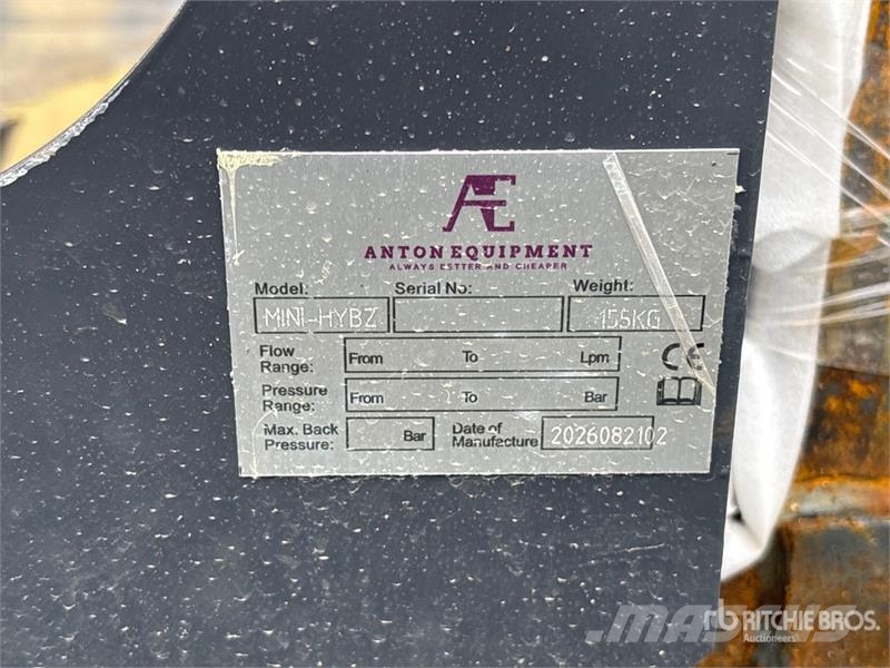  Anton Equipment MINI-HYBZ 48 in Mini Skid Steer Gr خطاطيف