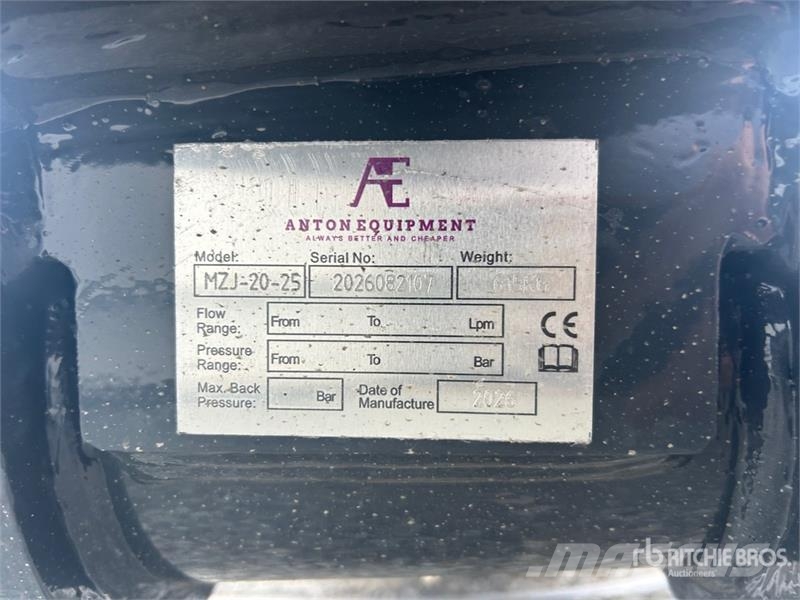  Anton Equipment MZJ-20-25 53 in Hydraulic Excavato دلاء