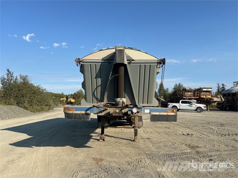 Arnes 30 ft Tri/A End Dump Trailer Самоскиди