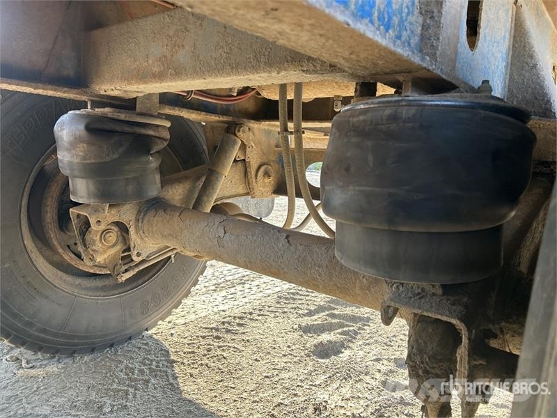 Arnes 30 ft Tri/A End Dump Trailer Самоскиди