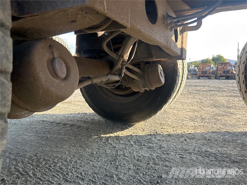 Arnes 30 ft Tri/A End Dump Trailer Самоскиди