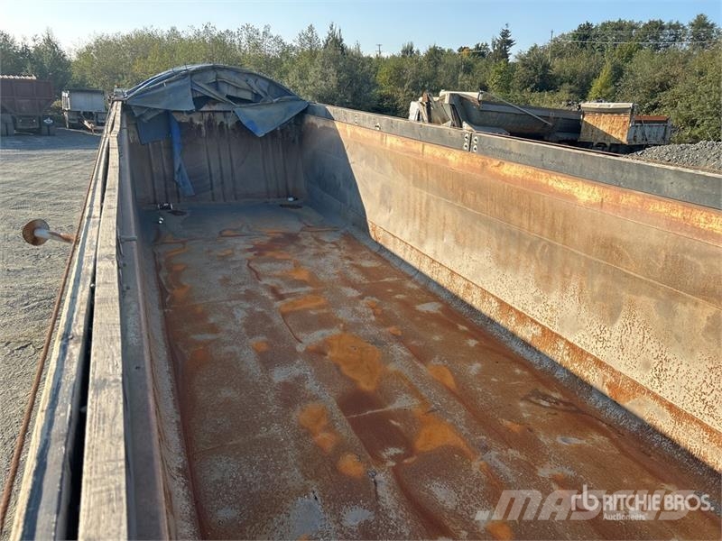 Arnes 30 ft Tri/A End Dump Trailer Самоскиди
