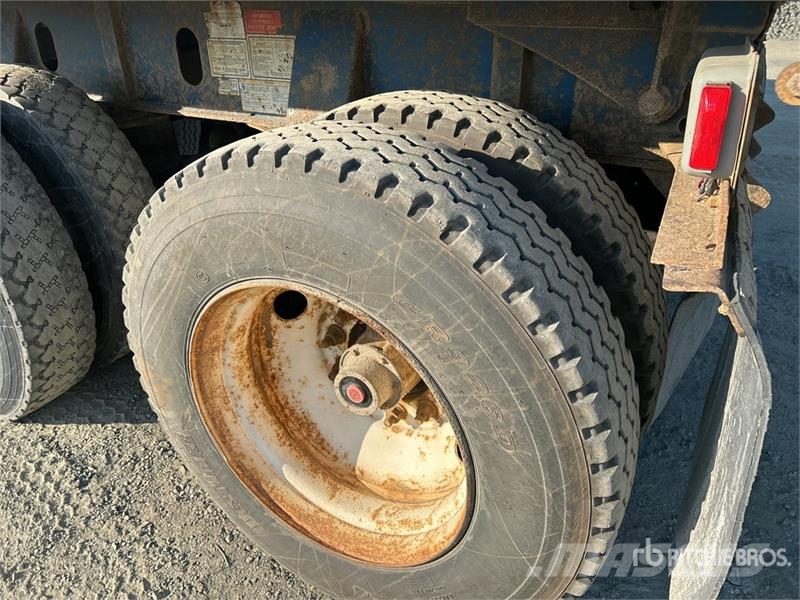 Arnes 30 ft Tri/A End Dump Trailer Самоскиди