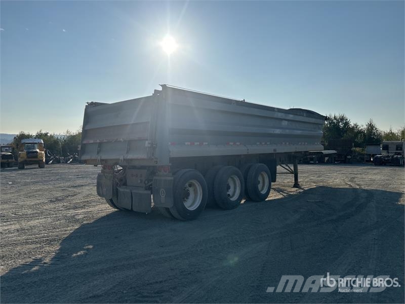 Arnes 30 ft Tri/A End Dump Trailer Самоскиди