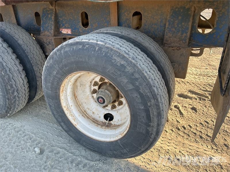 Arnes 30 ft Tri/A End Dump Trailer Самоскиди