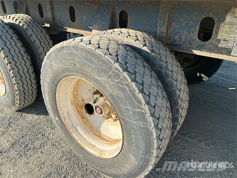Arnes 30 ft Tri/A End Dump Trailer Самоскиди