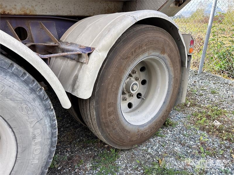 Arnes FD-306 28 ft 6 in Quad/A Turntable End Dump Traile Anhænger med tip