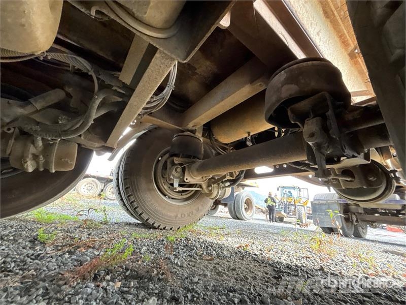 Arnes FD-306 28 ft 6 in Quad/A Turntable End Dump Traile Anhænger med tip