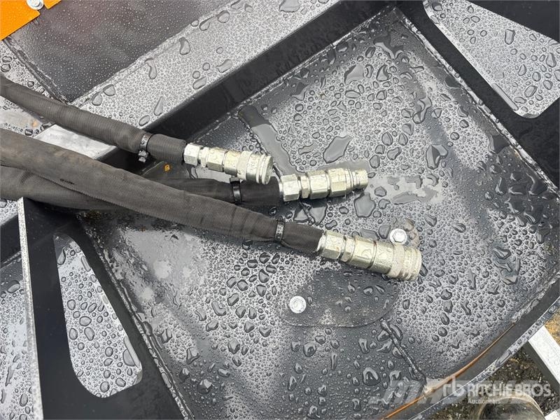 Arteer HDBC-72W 72 in 72 In 4-Blade Skid Steer Brush Cutt Навесные и прицепные косилки