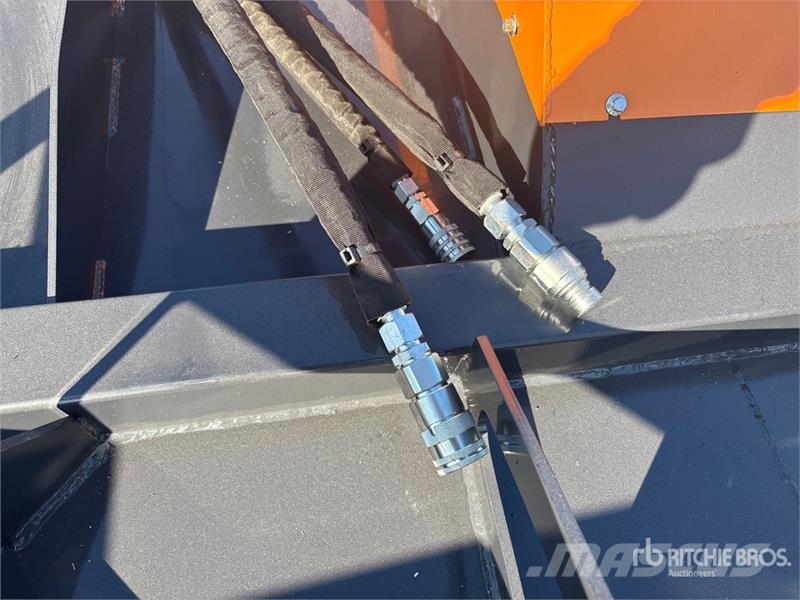 Arteer HDBC-72W 72 in Skid Steer Brush Cutter (Unused) Gezogene und selbstfahrende Mäher