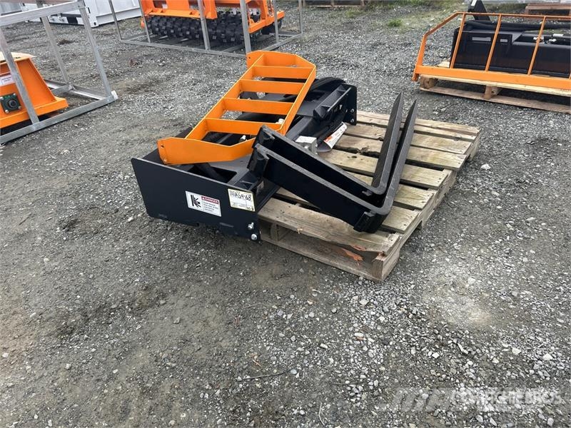 Arteer HPF-48L 48 in Hydraulic Skid Steer Forks (Unused) Forquilhas