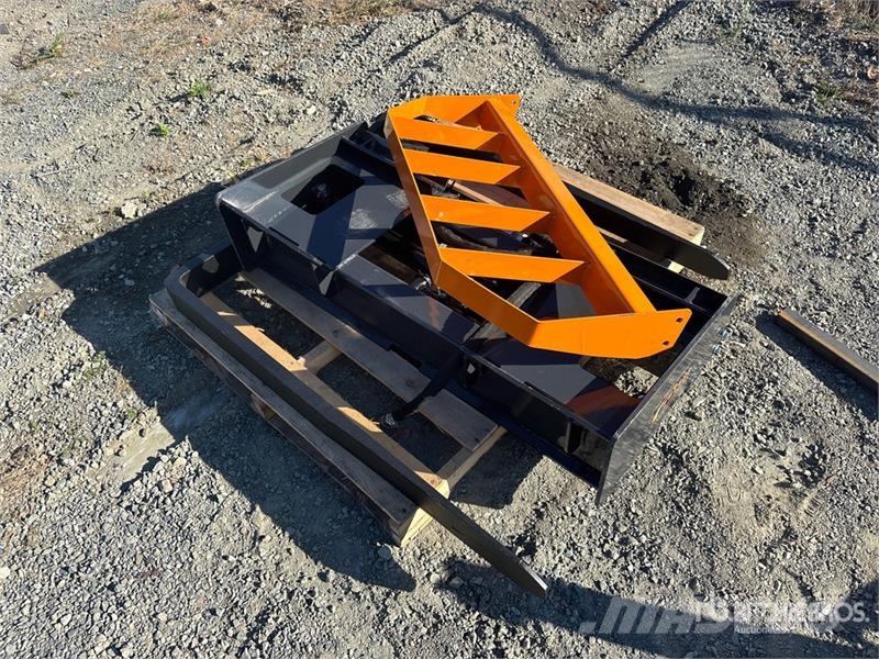 Arteer HPF-48L 48 In Hydraulic Skid Steer Forks (Unused) 叉