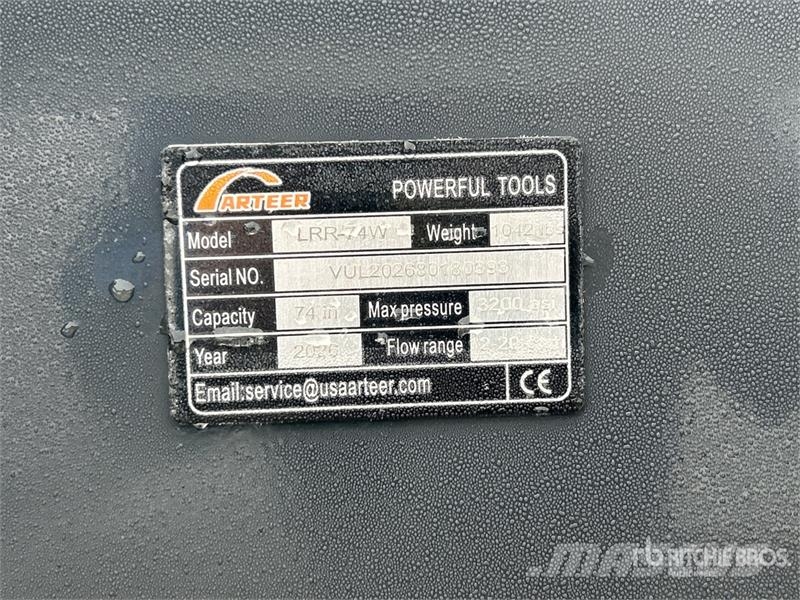 Arteer LRR-74W 74 in Skid Steer Landscape Rake (Unused) مكابس وميبسات التبن