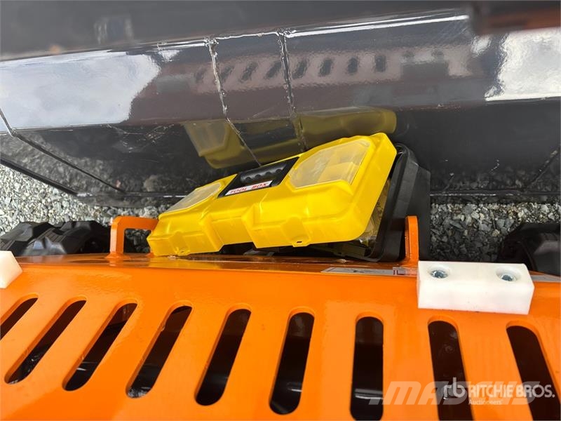 Arteer QB-480 Mini Ride On Compact Track Loader (Unused) Мини товарачи