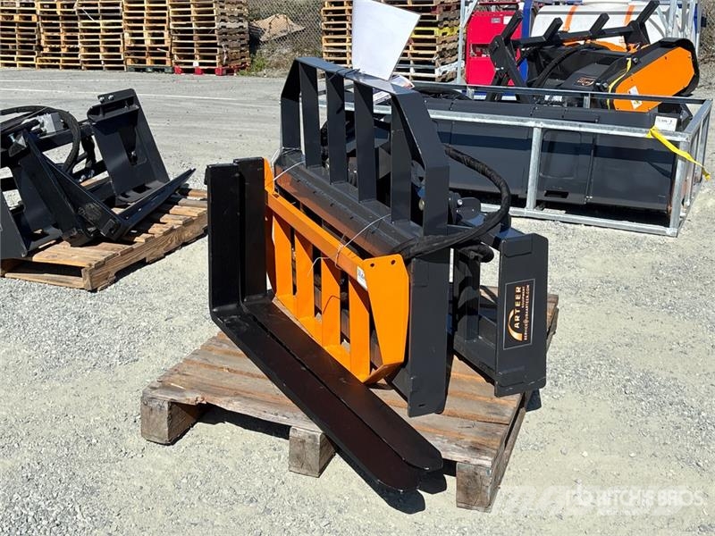 Arteer RPT-42L 42 in Rotating Hydraulic Skid Steer Forks Вили