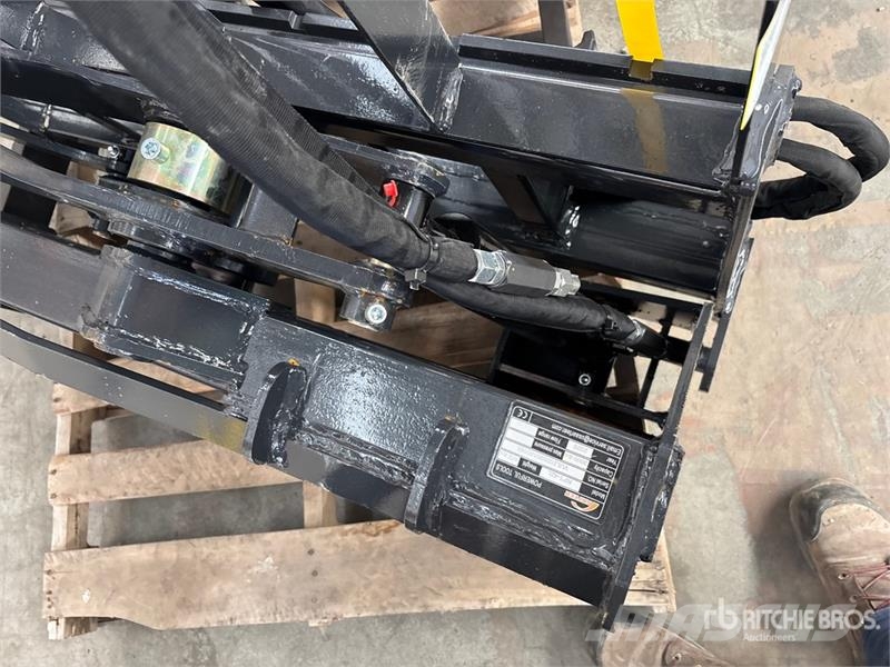 Arteer RPT-42L 48 in RotatIng Hydraulic Skid Steer Forks Vilice