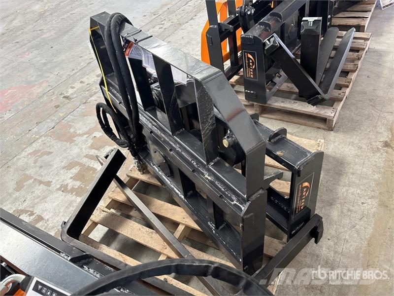 Arteer RPT-42L 48 in RotatIng Hydraulic Skid Steer Forks Vilice