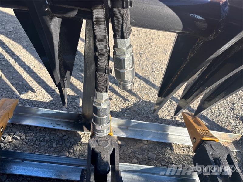 Arteer RR-78W 78 in Skid Steer Root Rake (Unused) 갈퀴 및 테더