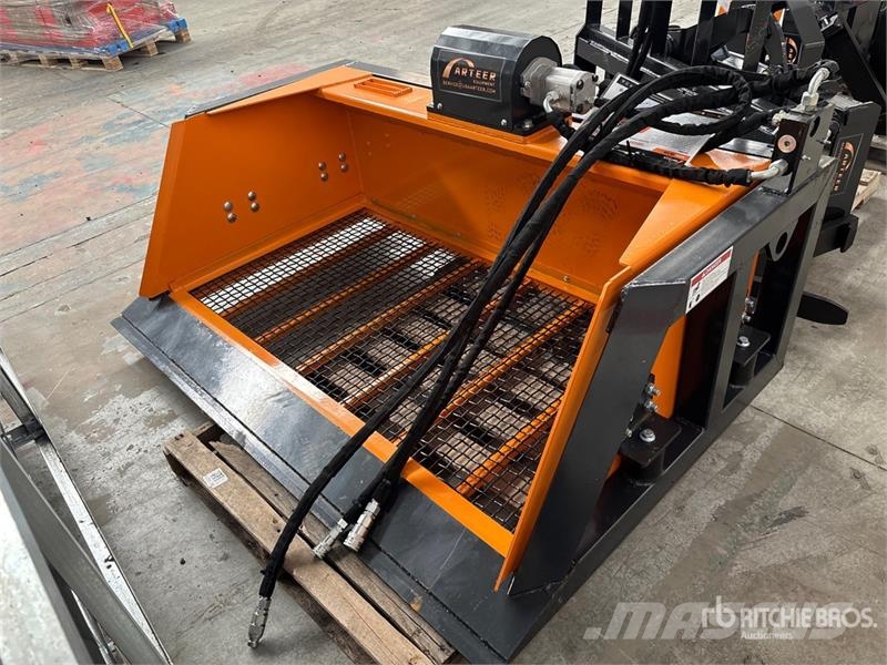 Arteer SB-72W 72 in Skid Steer Screening Bucket (Unused) Godets cribleurs