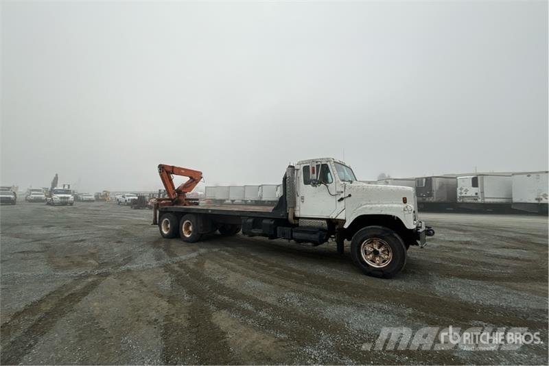 Atlas 6391 lb Knuckle Boom on Interntional F2574 6x4 Boo Kranbilar