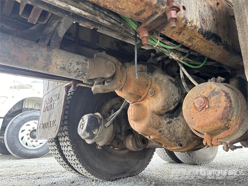 Atlas 6391 lb Knuckle Boom on Interntional F2574 6x4 Boo Kranbilar