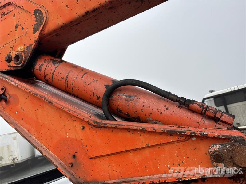 Atlas 6391 lb Knuckle Boom on Interntional F2574 6x4 Boo Kranbilar