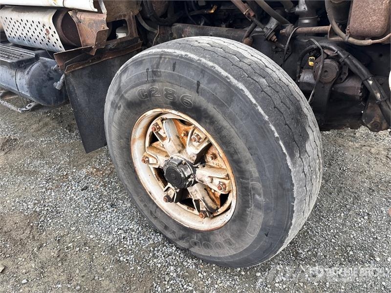 Atlas 6391 lb Knuckle Boom on Interntional F2574 6x4 Boo Kranbilar
