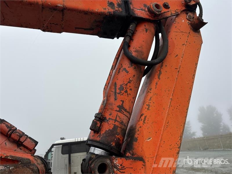 Atlas 6391 lb Knuckle Boom on Interntional F2574 6x4 Boo Kranbilar