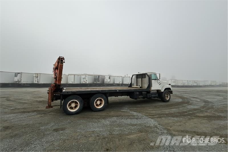Atlas 6391 lb Knuckle Boom on Interntional F2574 6x4 Boo Kranbilar