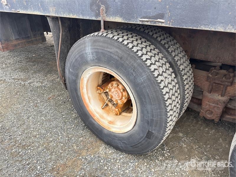Atlas 6391 lb Knuckle Boom on Interntional F2574 6x4 Boo Kranbilar