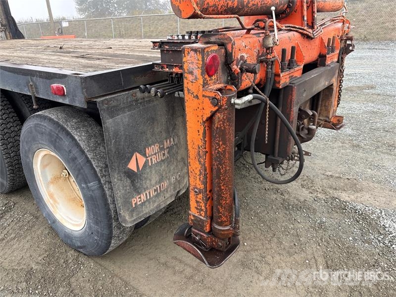 Atlas Knuckle Boom on Interntional F2574 6x4 Boom Truck Kraanaga veokid