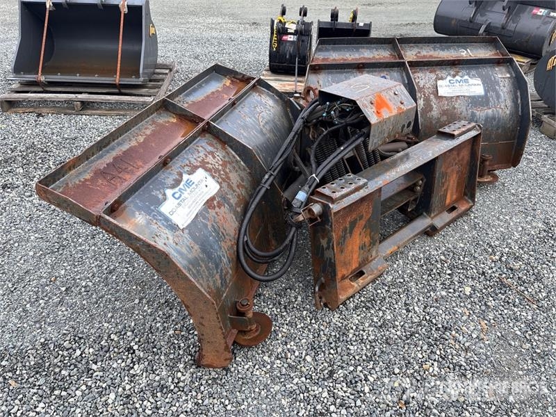 Black 9 ft Power-V Snow Plow - Fits Skid Steer Loa Chasse neige