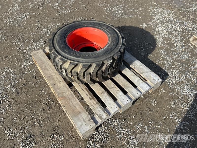 Bobcat 12-16.5 HD L Tires (Unused) Gume, kolesa in platišča