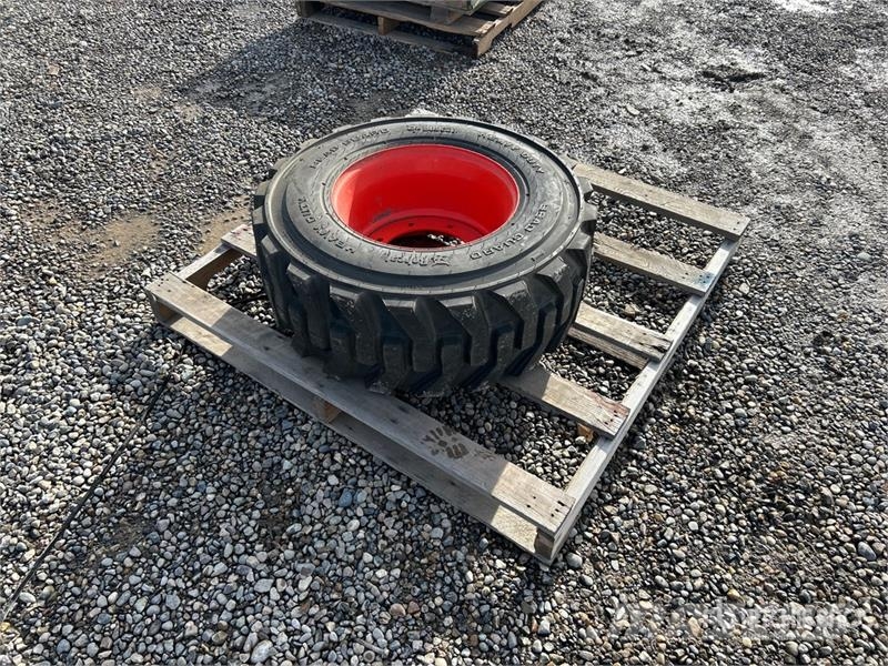 Bobcat 12-16.5 HD R Tires (Unused) Dekk, hjul og felger