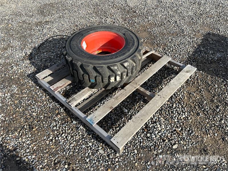 Bobcat 12-16.5 HD R Tires (Unused) Dekk, hjul og felger
