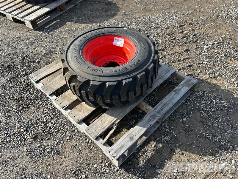 Bobcat 12-16.5 HD R Tires (Unused) Dekk, hjul og felger