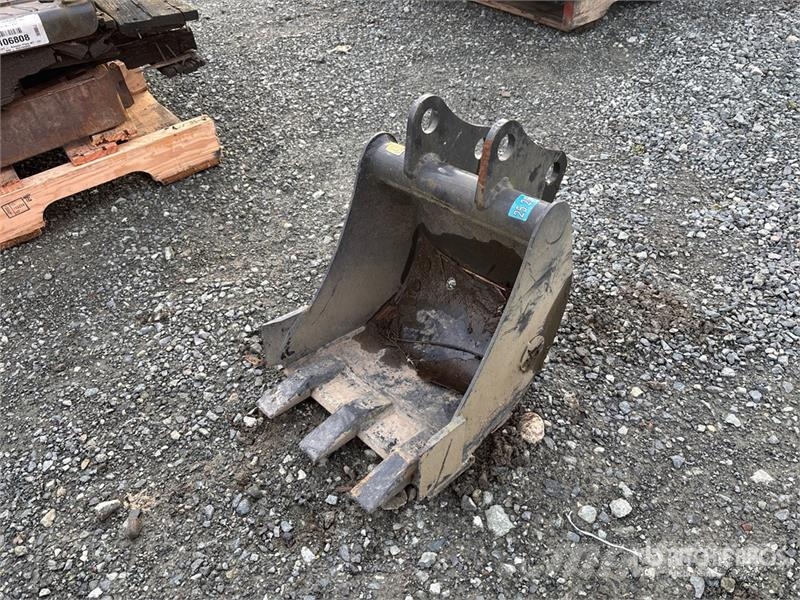 Bobcat 12 in 0.015 m3 Digging Excavator Bucket Kanalak