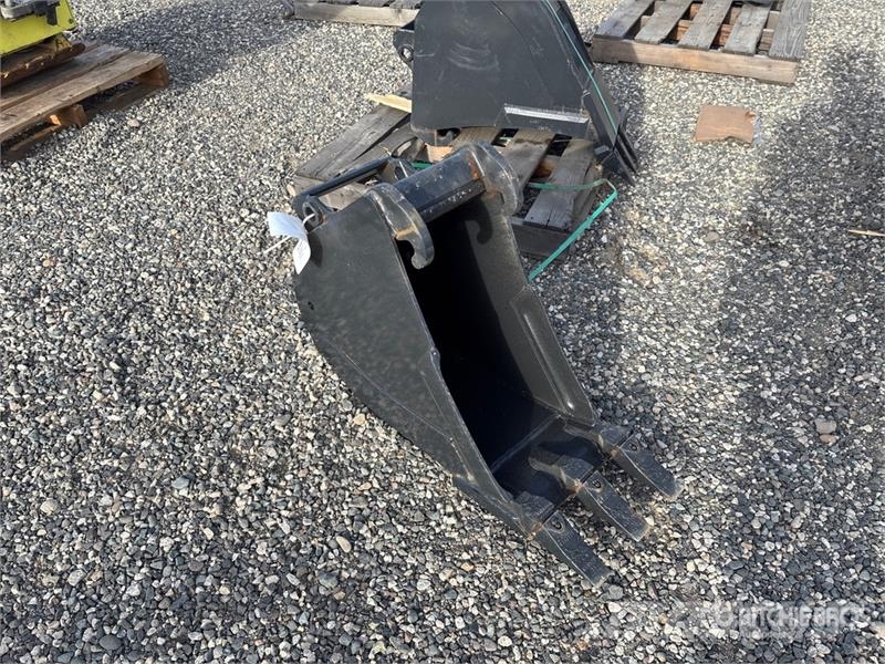 Bobcat 12 in Digging Excavator Bucket (Unused) Buckets