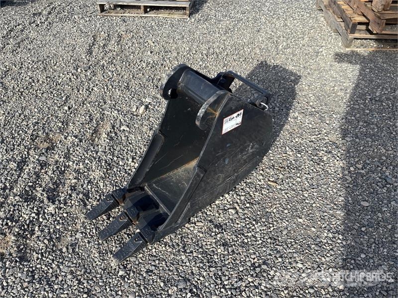 Bobcat 12 in Digging Excavator Bucket (Unused) Kanalak