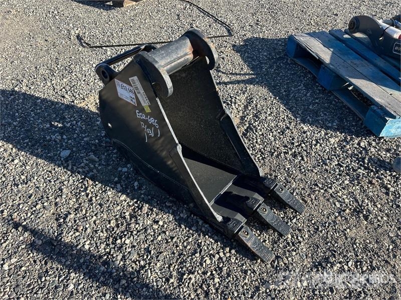 Bobcat 12 in Digging Excavator Bucket (Unused) Buckets