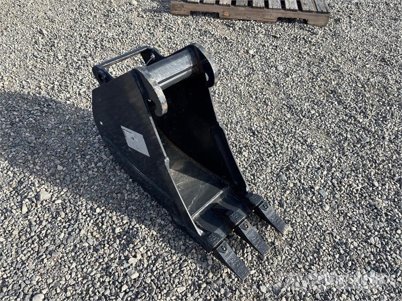 Bobcat 12 in Digging Excavator Bucket (Unused) Kanalak