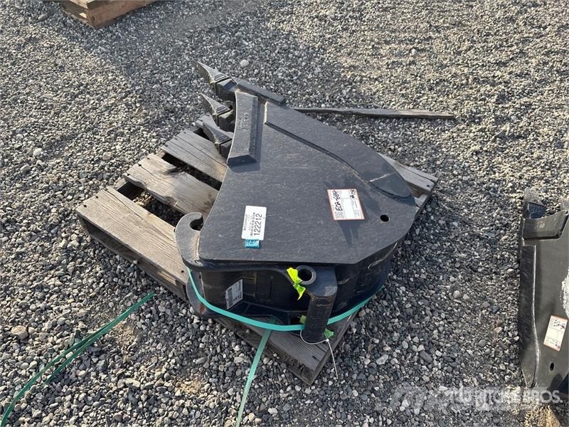 Bobcat 12 in Digging Excavator Bucket (Unused) Buckets