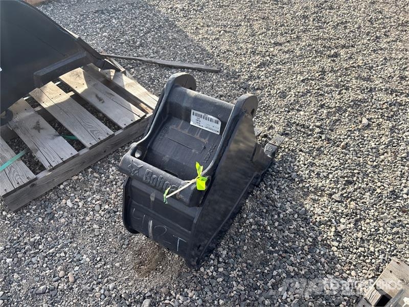 Bobcat 12 in Digging Excavator Bucket (Unused) Kanalak