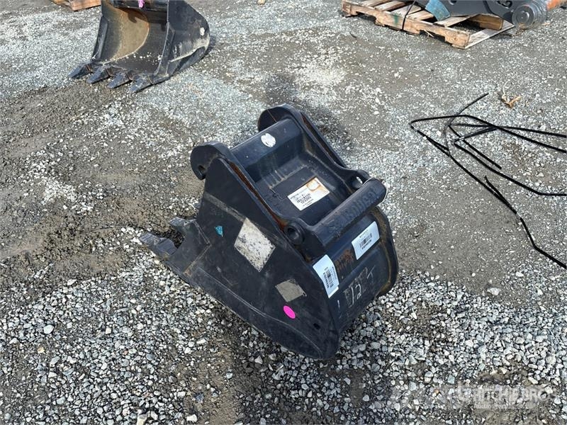Bobcat 12 in Digging Excavator Bucket (Unused) Godet