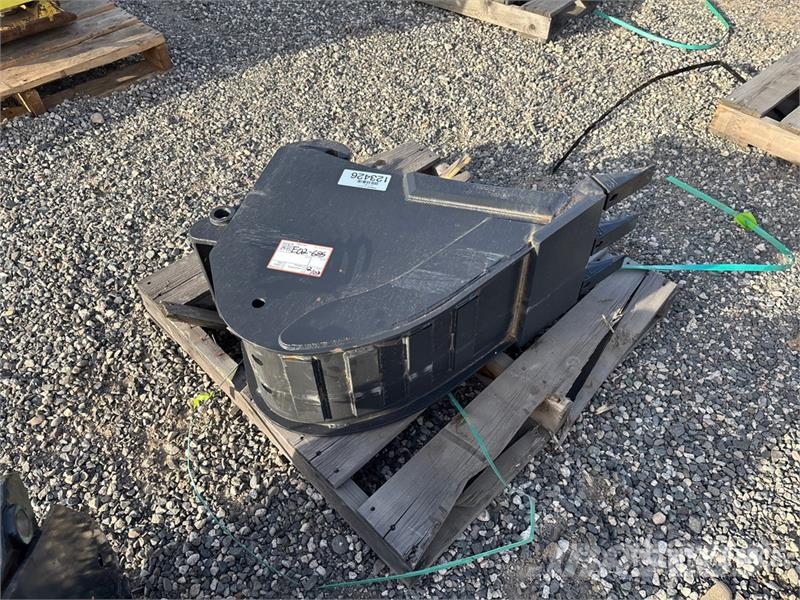 Bobcat 12 in Digging Excavator Bucket (Unused) Buckets
