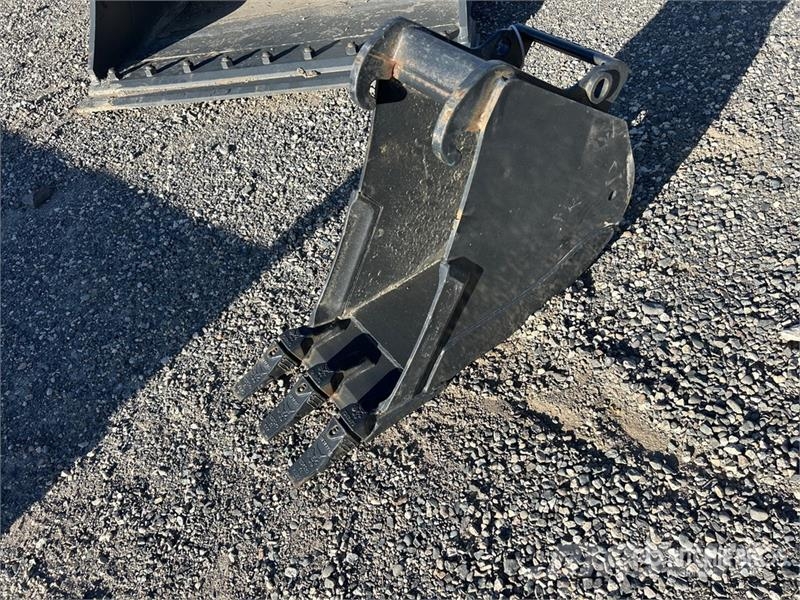 Bobcat 12 in Digging Excavator Bucket (Unused) Buckets