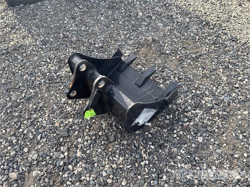Bobcat 16 in Digging Excavator Bucket (Unused) Buckets